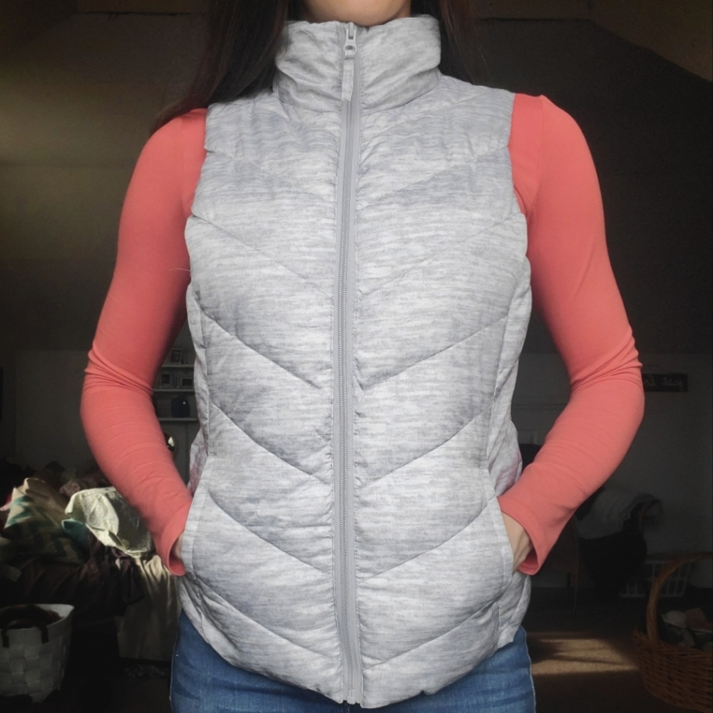 Women's Grey Chevron Puffer Vest - Picture 1 of 2